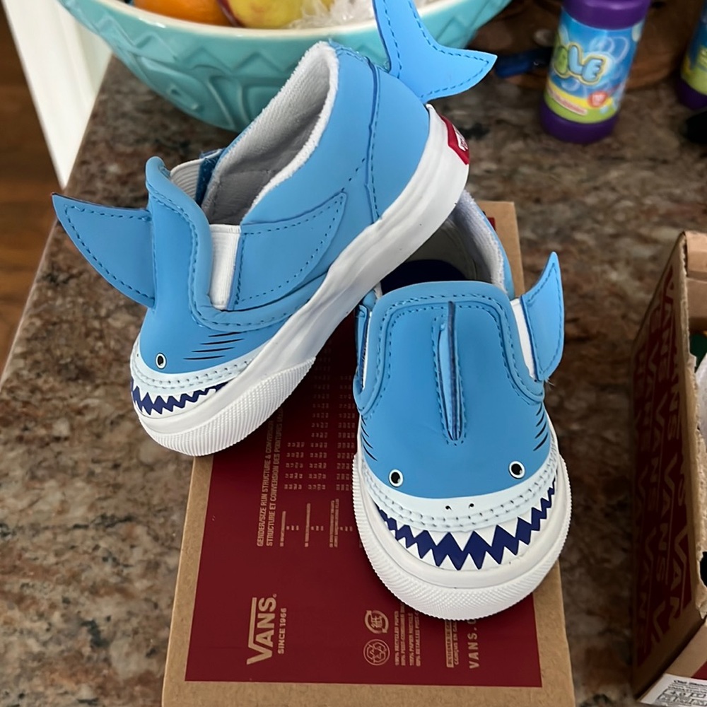 Brand New Toddler Size 4 Shark VANS